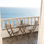 Laneez Surf House