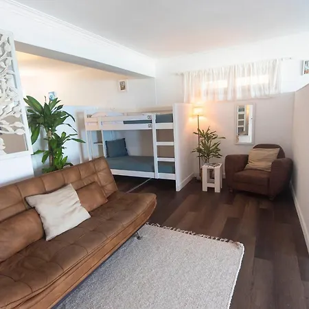 Laneez Surf House ホステル