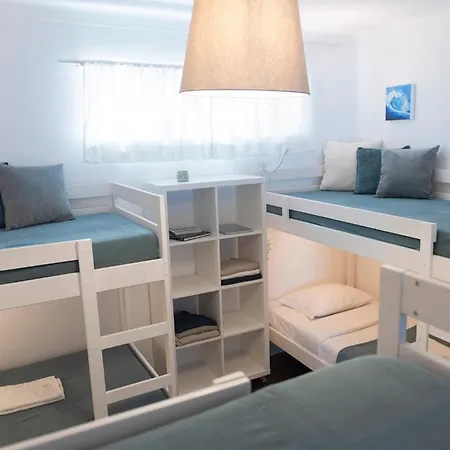 Laneez Surf House 旅馆 *