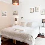 Laneez Surf House *