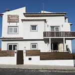 Laneez Surf House Хостел Эрисейра