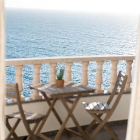 Laneez Surf House