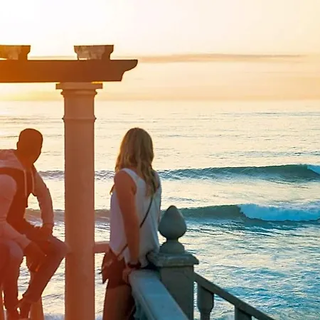 Laneez Surf House אכסניה