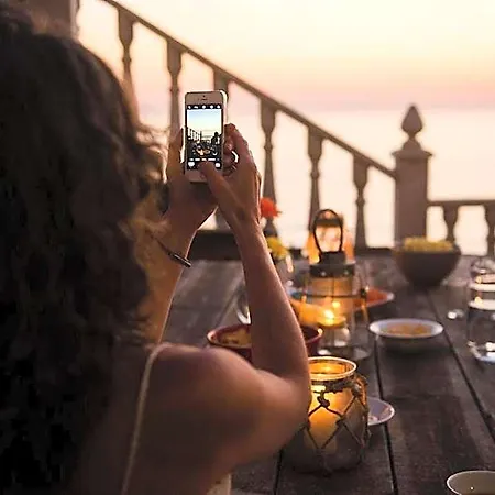 Laneez Surf House אכסניה