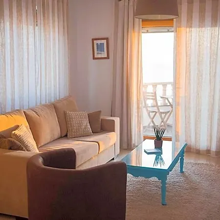 Laneez Surf House אכסניה