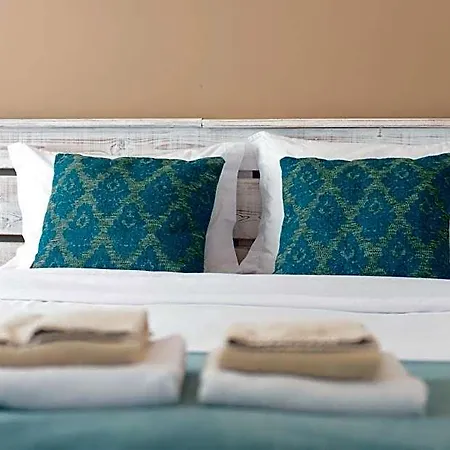 אכסניה Laneez Surf House *