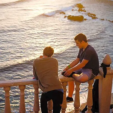 Laneez Surf House *