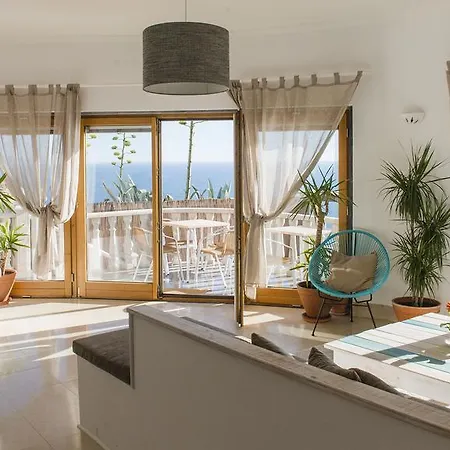 אכסניה Laneez Surf House