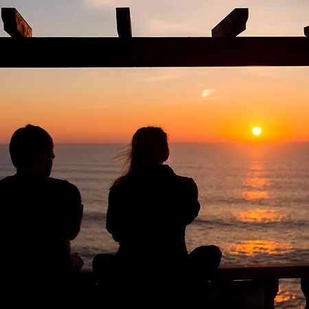 Laneez Surf House Hostel