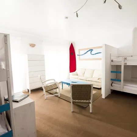 Laneez Surf House Эрисейра